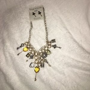 Earring and necklace set